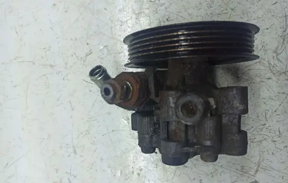 Toyota Avensis T250 Power steering pump