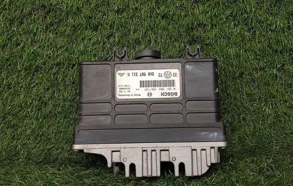 Volkswagen Golf III Engine control unit/module ECU 8A0907311M 0261203186