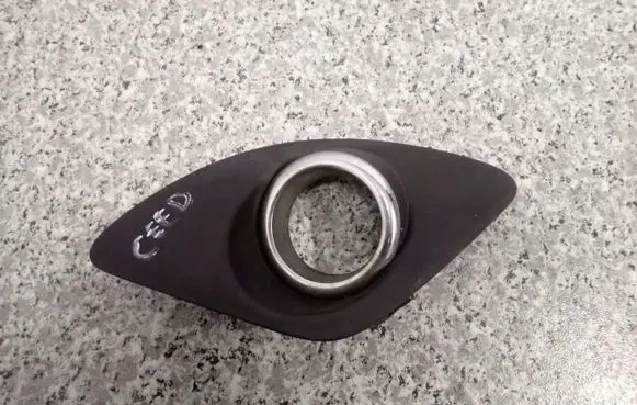 KIA Ceed Front fog light trim/grill 