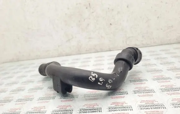 Volkswagen PASSAT B5 Engine coolant pipe/hose 8D0121101AD
