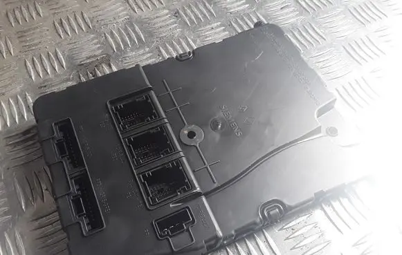 Renault Megane II Comfort/convenience module 8200606828 S118400340