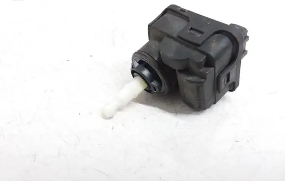 Volkswagen Golf III Headlight level adjustment motor 1H0941295C