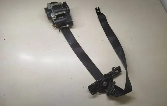 Volkswagen PASSAT B8 Front seatbelt 626346700 631627100C