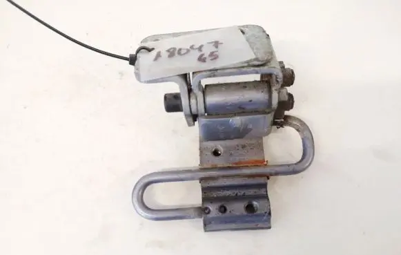 Audi A6 S6 C6 4F Rear door lower hinge 8e0833411