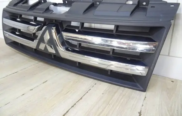 Mitsubishi Pajero Front grill 7450A150
