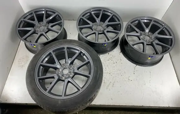 Tesla Model 3 R18 alloy rim 104426100A
