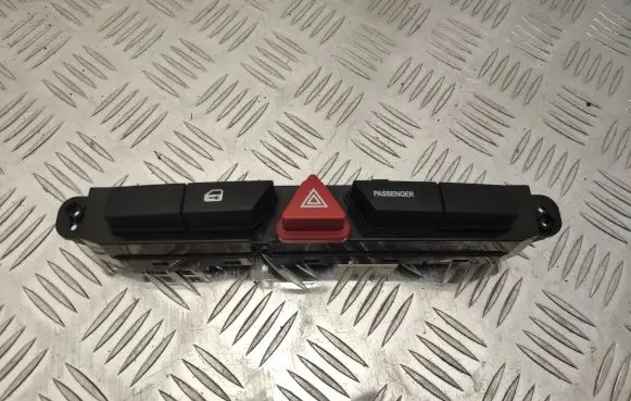 KIA Ceed Hazard light switch 937001H000