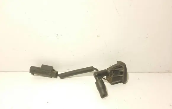 BMW 5 E60 E61 Windshield washer spray nozzle 7132969