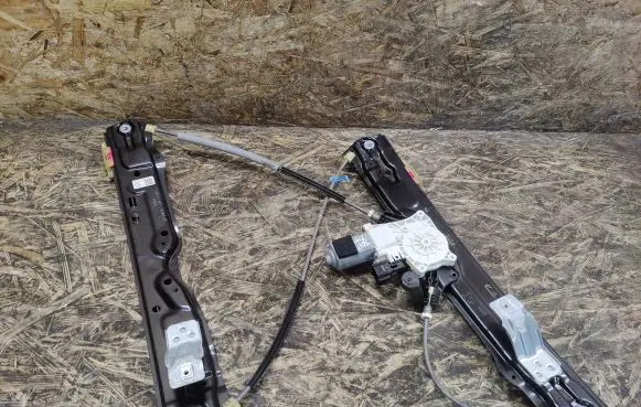 Jaguar XE Front door window regulator with motor GX7323201AH
