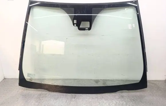 Toyota Yaris Front windscreen/windshield window 43R001589