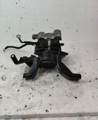 Toyota Prius+ (ZVW40) Engine mount bracket