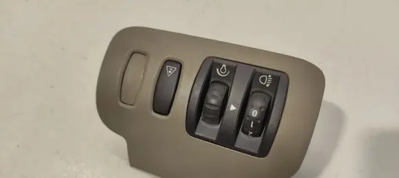 Renault Scenic II - Grand scenic II Headlight level height control switch 8200140985