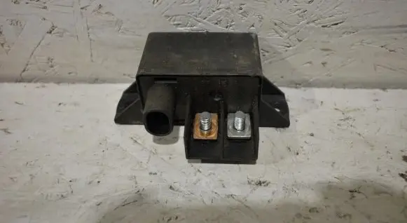 Mercedes-Benz E W211 Charging relay A0025426419