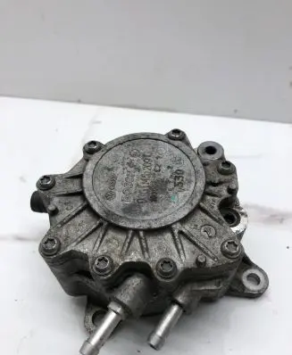 Volkswagen PASSAT B6 Vacuum pump 03G145209C
