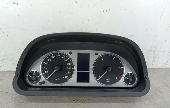 Mercedes-Benz B W245 Speedometer (instrument cluster) 