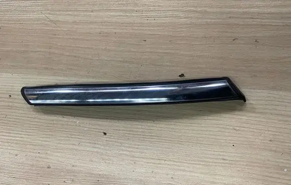Mini One - Cooper Coupe R56 Door glass trim 
