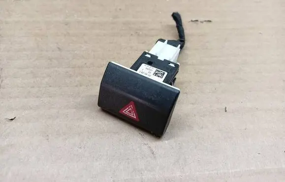 Skoda Superb B6 (3T) Hazard light switch 3T0953235D 14021414 10012340