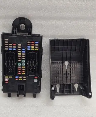 Volvo V60 Fuse module 32142591