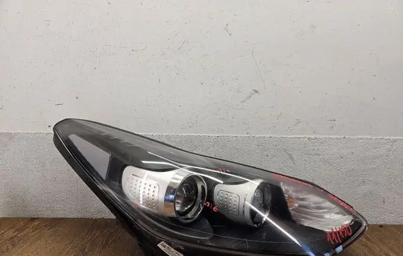 KIA Sportage Headlight/headlamp 92102F1011 RQ01RH02 R009R0010088958