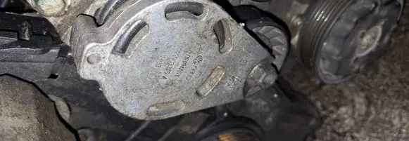 Audi A2 Generator/alternator belt tensioner 045903315a