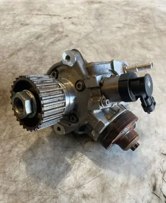 Fuel injection high pressure pump