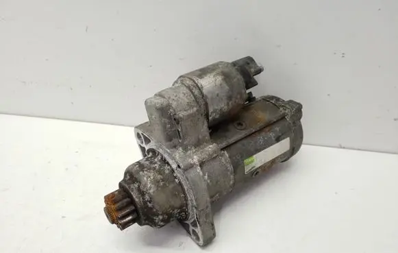 Volkswagen PASSAT B7 Starter motor