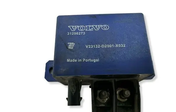 Volvo V50 Glow plug pre-heat relay 31296273