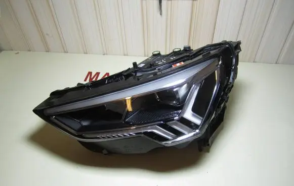 Audi Q3 8U Headlight/headlamp 83A941033 11010650000