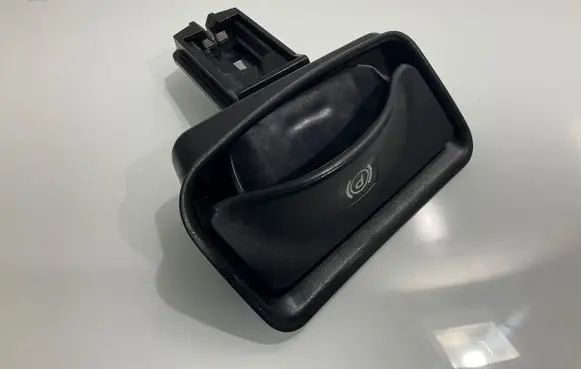 Mercedes-Benz CLS C219 Hand brake release handle 2114200077 70050100 A2114200077