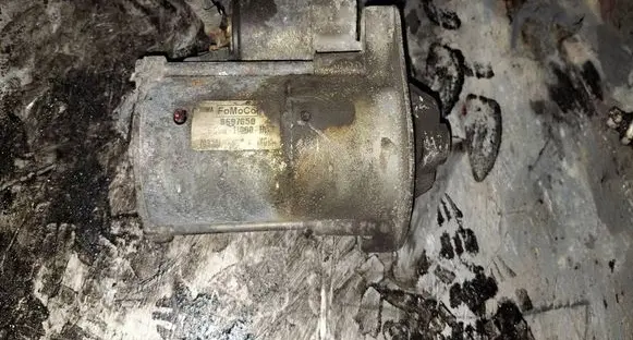 Volvo S60 Starter motor 8697650