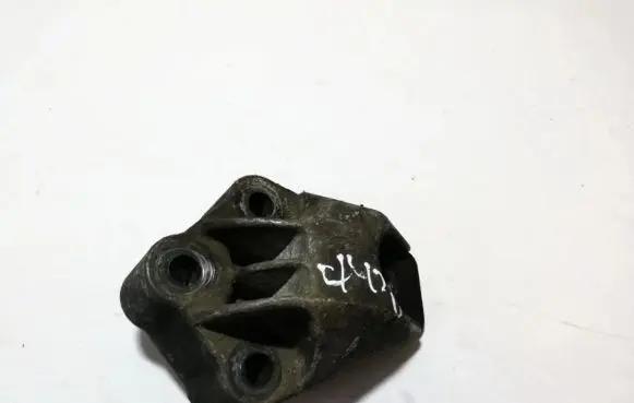 Opel Vectra B Engine mounting bracket 90538041 24495013a