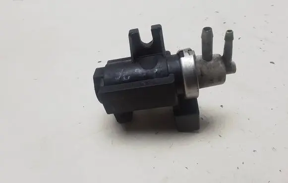 Volvo S60 Turbo solenoid valve 30637251 01T243