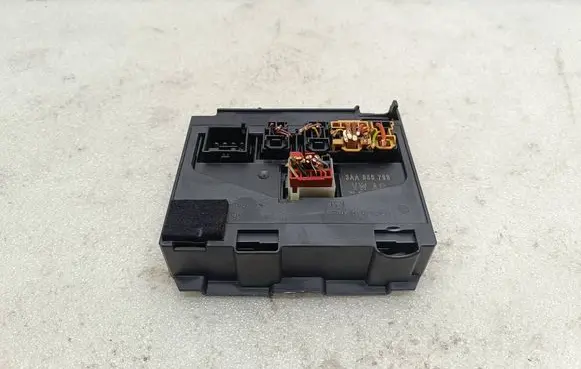 Volkswagen PASSAT B7 Comfort/convenience module 3AA959799