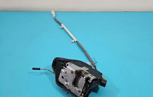 BMW 3 E46 Front door lock 8253431 IMPRK1506924