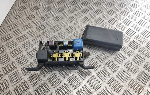 KIA Sorento Fuse module