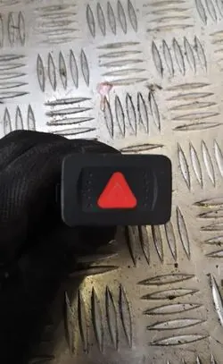Volkswagen Golf IV Hazard light switch 1j0953235j