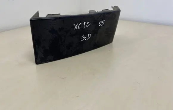 Volvo XC90 Rear/tail light trim molding 8620820