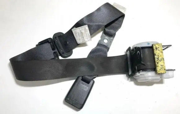 Lexus IS 220D-250-350 Middle seatbelt (rear) adaf029