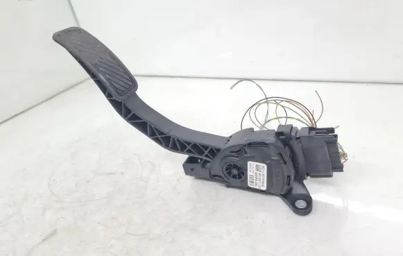 Ford Fiesta Accelerator throttle pedal 8V219F836AC 6PV00951730