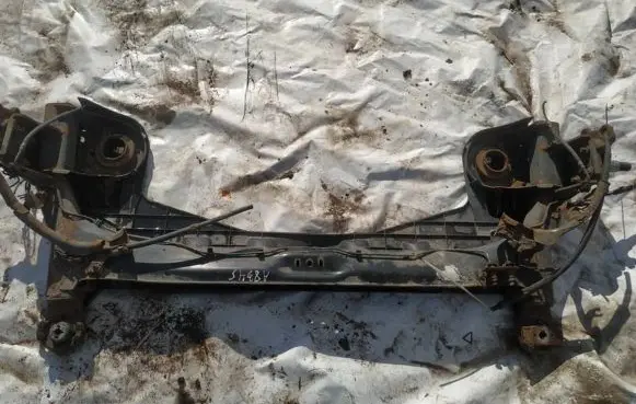 Renault Laguna III Rear subframe 