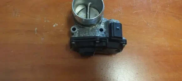 Ford Focus Throttle body valve DS7G9F991BB