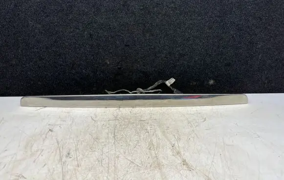 Mercedes-Benz Vito Viano W639 Trunk door license plate light bar A6397430282