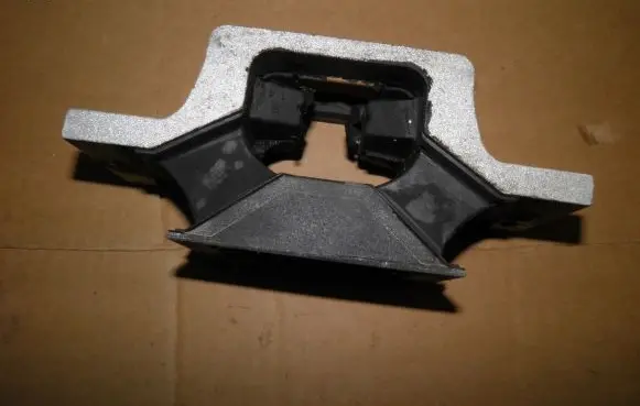 Opel Movano B Gearbox mounting bracket