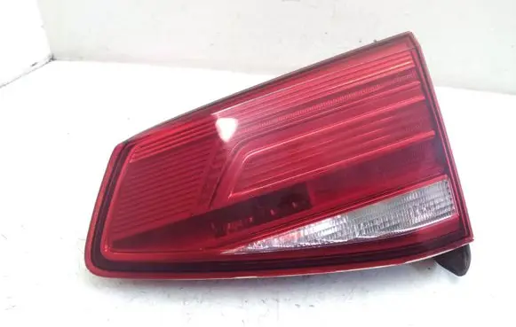 Volkswagen PASSAT B8 Tailgate rear/tail lights
