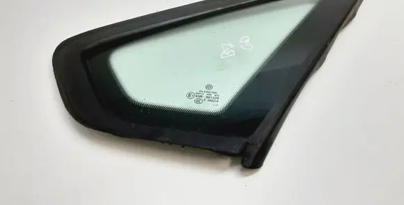 Volkswagen PASSAT B7 USA Rear side window 561845298F