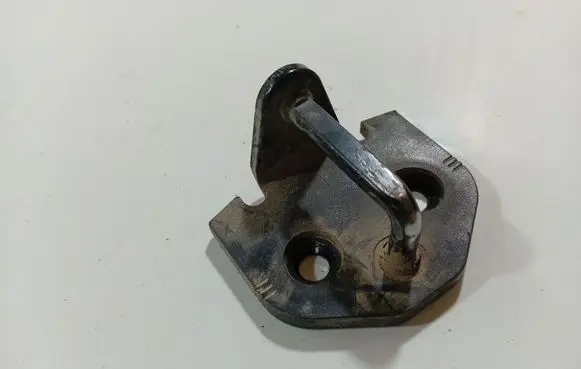 Volvo V50 Front door lock loop/hook striker 30699650