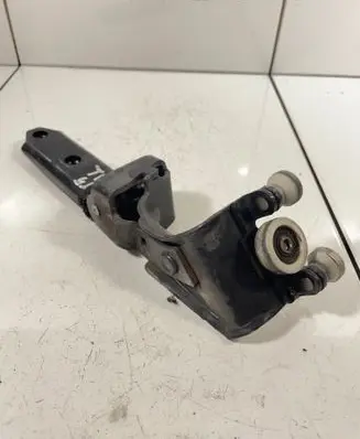 Volkswagen Transporter - Caravelle T5 Sliding door middle roller runner 7H0843336D