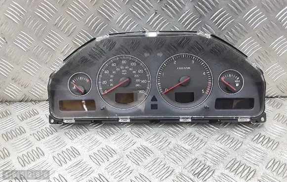 Volvo XC70 Speedometer (instrument cluster) 69594720t