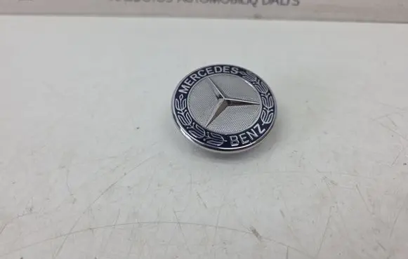 Mercedes-Benz C W204 Manufacturer badge logo/emblem 2048170616 A2048170616