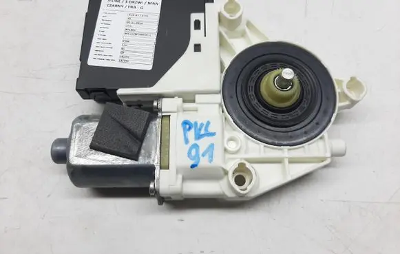 Audi A3 S3 8P Front door window regulator motor 8P0959801P